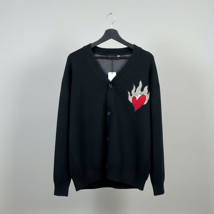 Heart on fire cardigan (black)